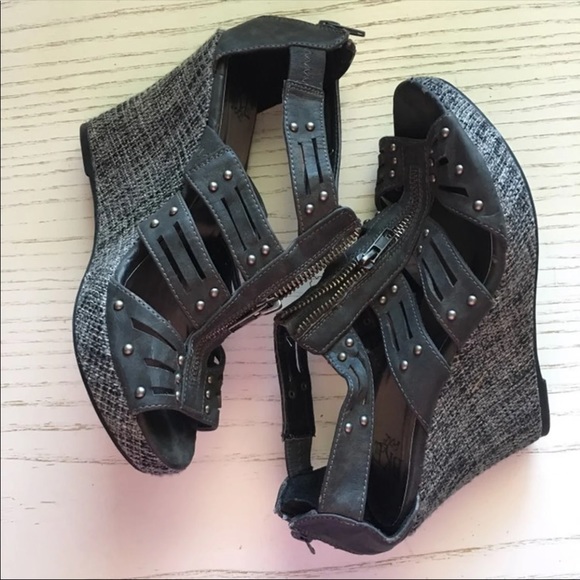 BKE Shoes - BKE Buckle Black wedge heels